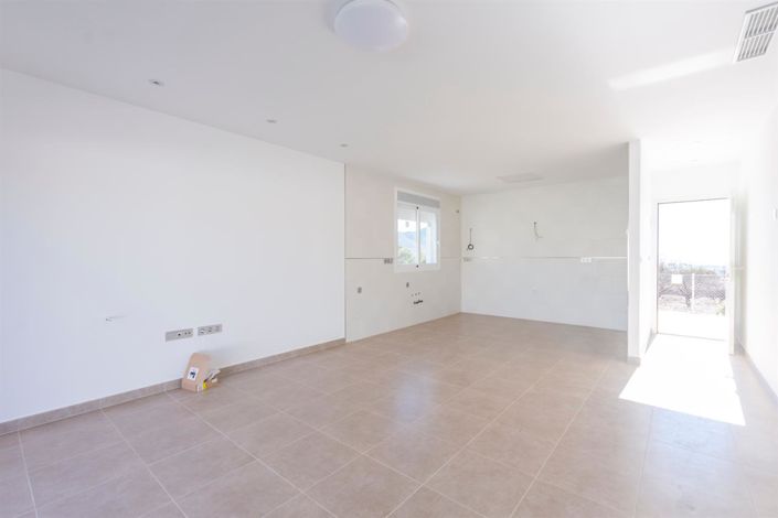 Image No.6-3 Bed Villa for sale