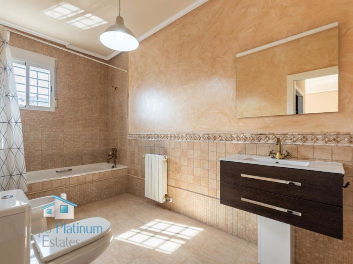 Image No.17-3 Bed Villa for sale