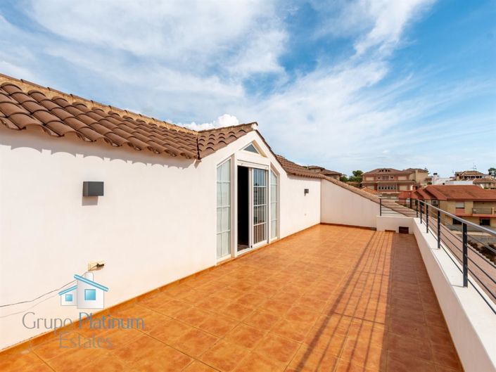 Image No.27-3 Bed Villa for sale