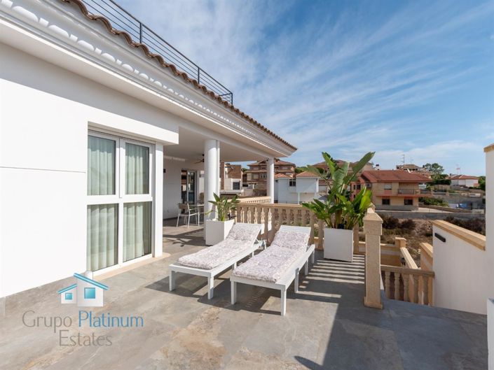 Image No.8-3 Bed Villa for sale