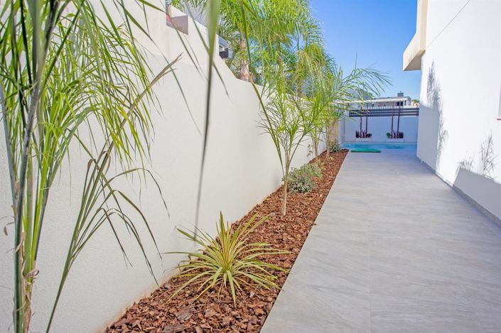 Image No.10-3 Bed Villa for sale