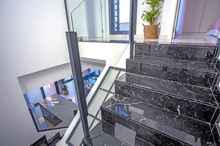 Image No.19-3 Bed Villa for sale