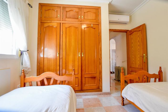 Image No.20-2 Bed Property for sale