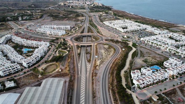 Image No.27-3 Bed Property for sale