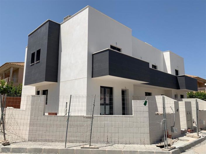 Image No.1-3 Bed Property for sale