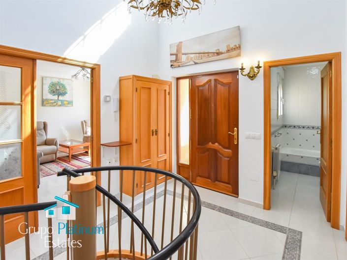 Image No.12-5 Bed Villa for sale