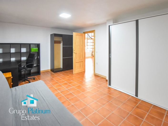 Image No.27-5 Bed Villa for sale