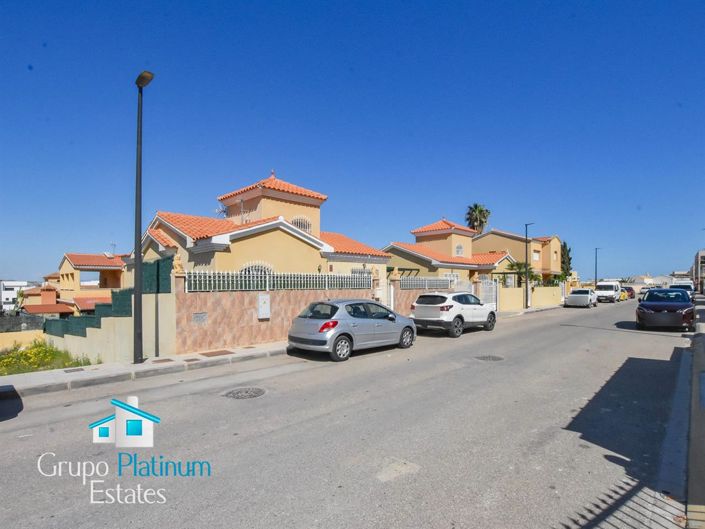 Image No.8-5 Bed Villa for sale