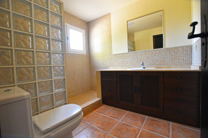 Image No.23-3 Bed Villa for sale