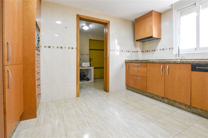 Image No.3-3 Bed Apartment for sale