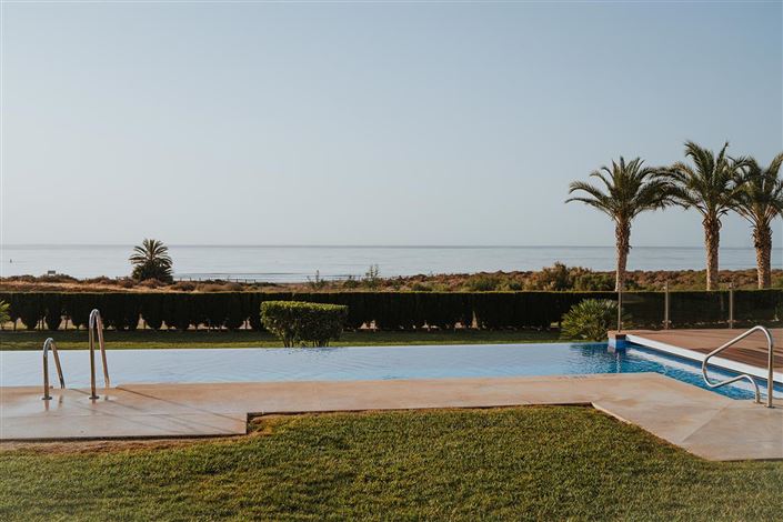 Image No.10-3 Bed Property for sale