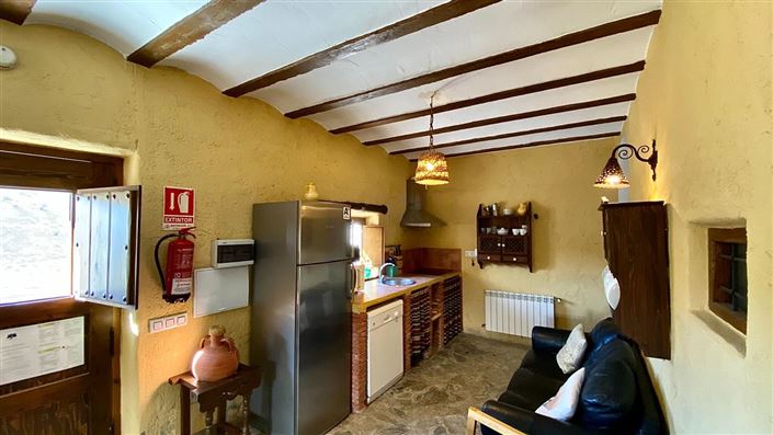 Image No.11-8 Bed Villa for sale