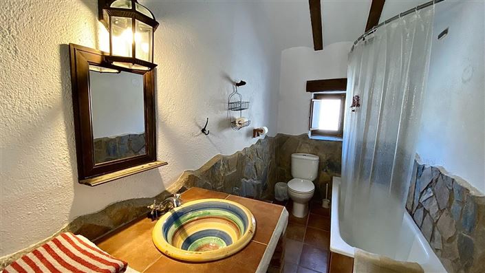 Image No.24-8 Bed Villa for sale