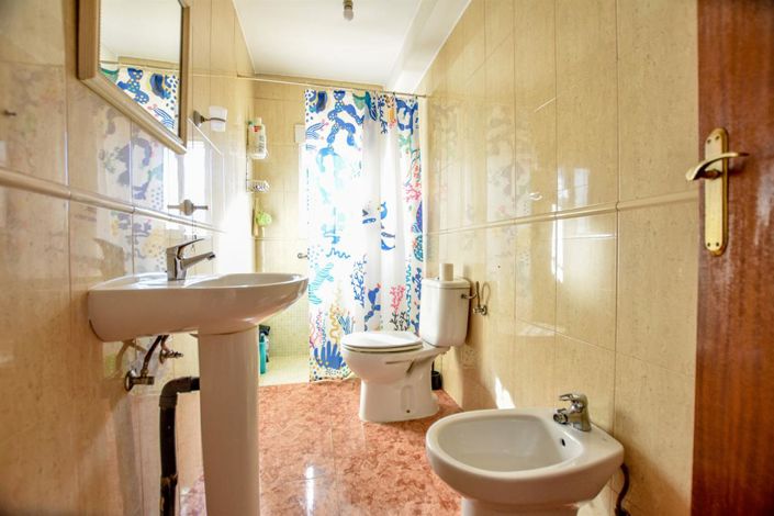 Image No.10-2 Bed Villa for sale