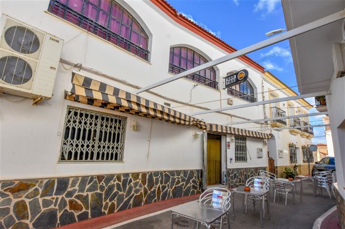 Image No.3-3 Bed Property for sale