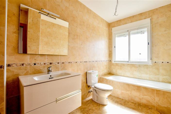 Image No.26-5 Bed Villa for sale