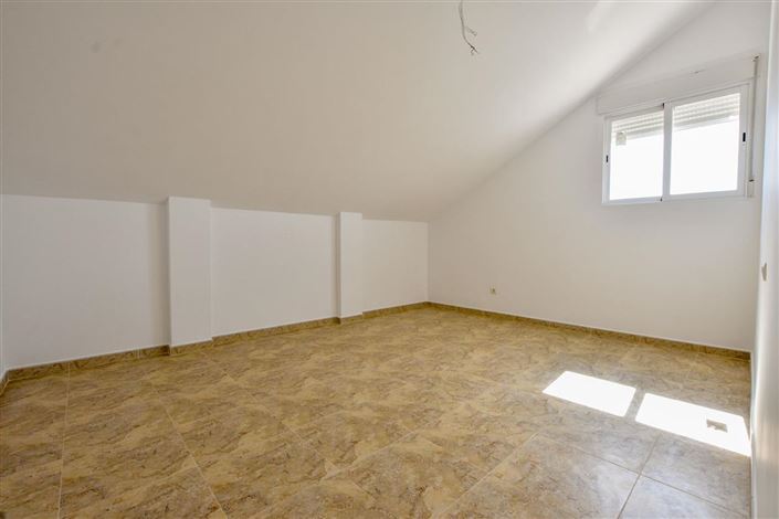 Image No.36-5 Bed Villa for sale