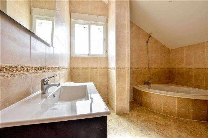 Image No.39-5 Bed Villa for sale