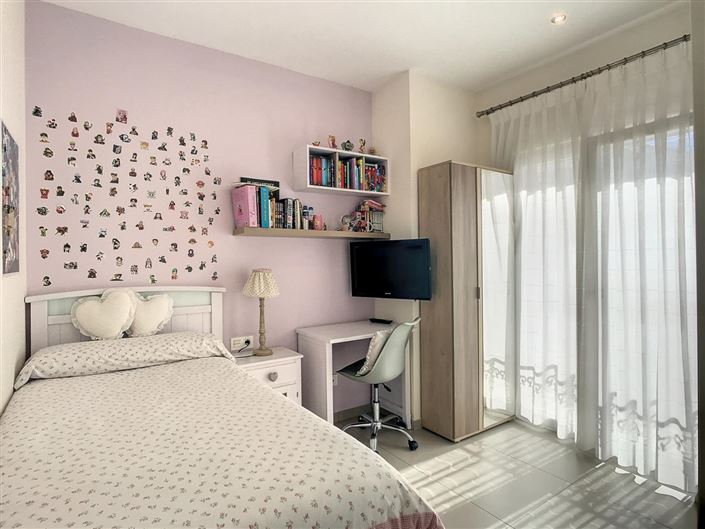 Image No.12-4 Bed Property for sale