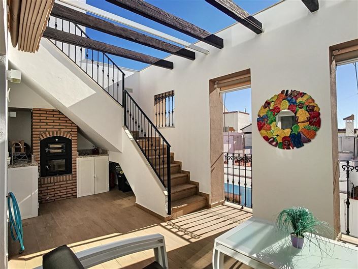 Image No.17-4 Bed Property for sale