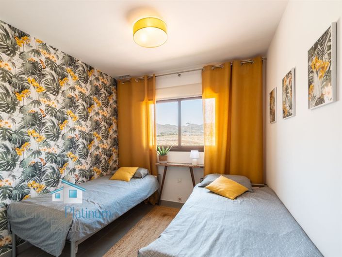 Image No.11-2 Bed Property for sale