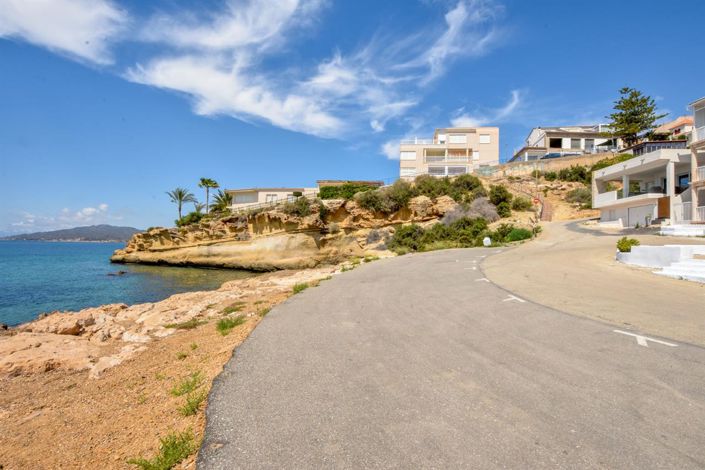 Image No.28-2 Bed Property for sale