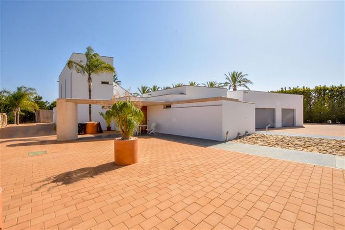 Image No.2-3 Bed Villa for sale