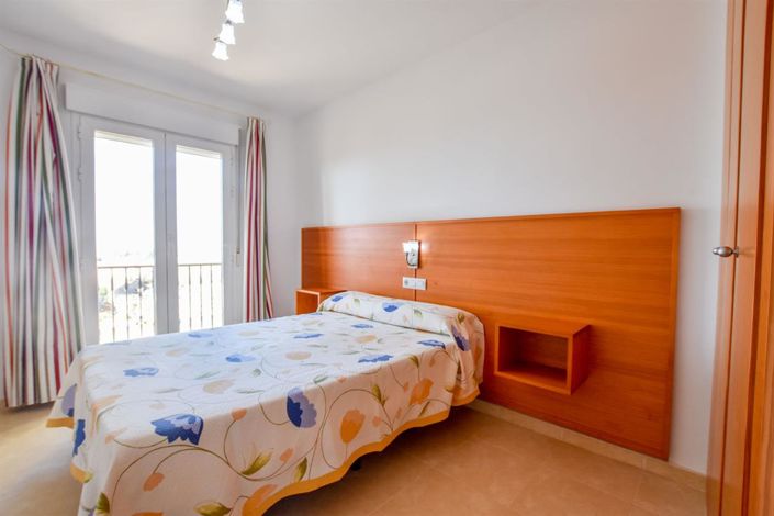 Image No.19-2 Bed Property for sale