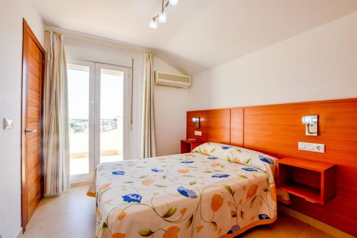 Image No.23-2 Bed Property for sale