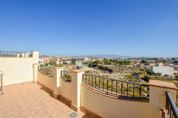 Image No.25-2 Bed Property for sale