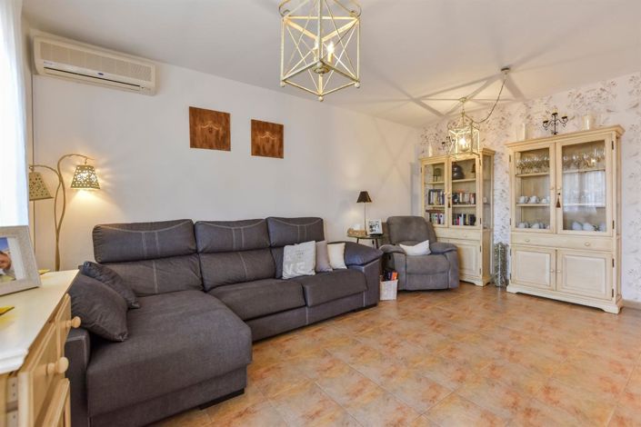 Image No.5-4 Bed Property for sale