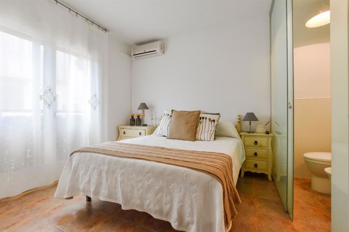 Image No.9-4 Bed Property for sale