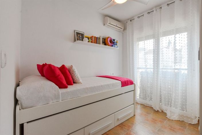 Image No.10-4 Bed Property for sale