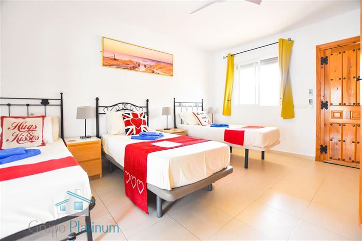 Image No.24-7 Bed Villa for sale