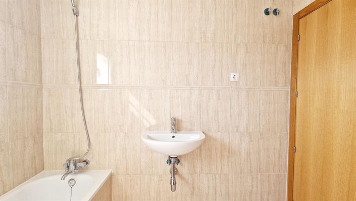 Image No.19-3 Bed Villa for sale