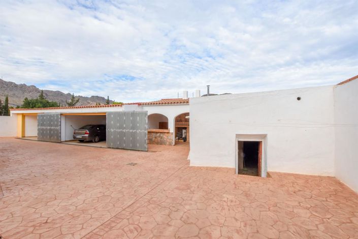 Image No.39-4 Bed Villa for sale