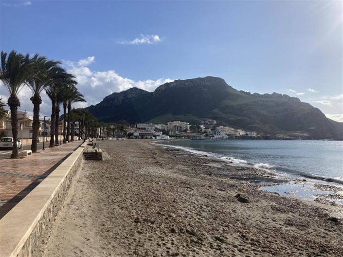 Image No.14-4 Bed Property for sale