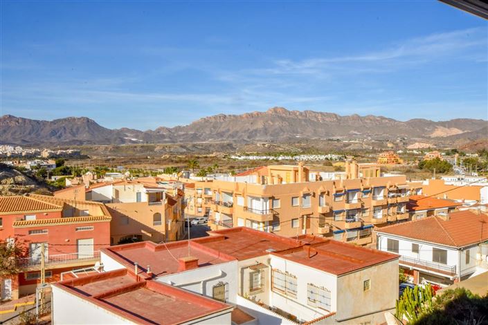 Image No.12-3 Bed Property for sale