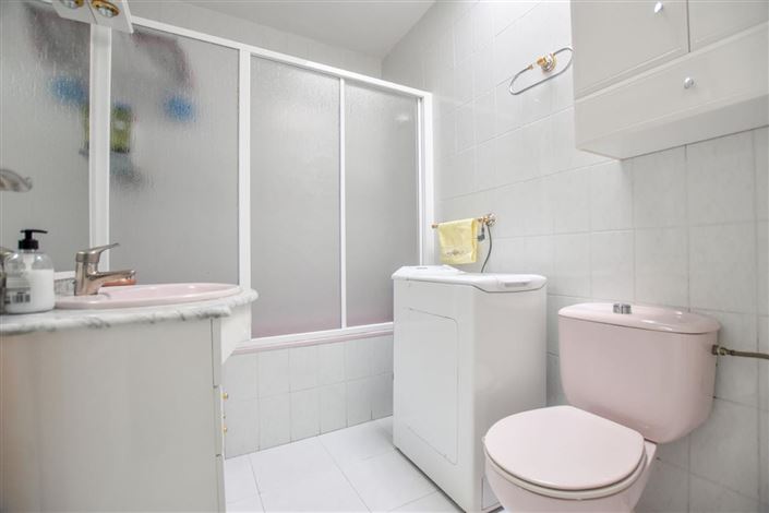 Image No.15-3 Bed Property for sale