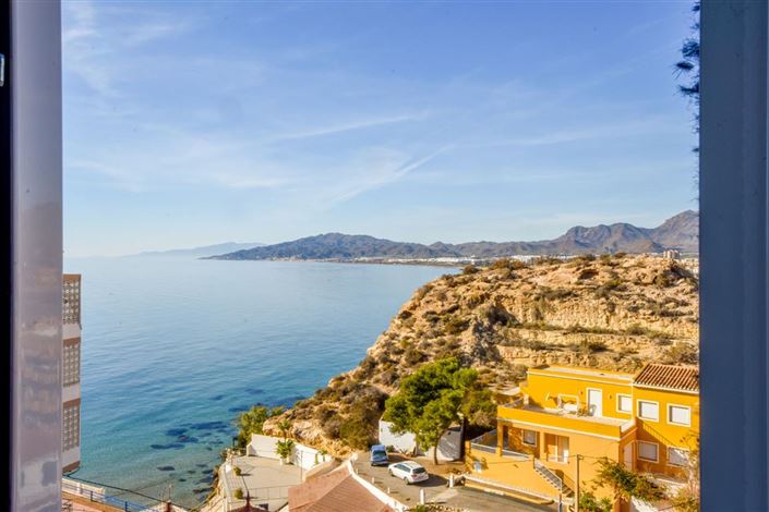 Image No.24-3 Bed Property for sale