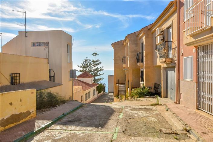 Image No.32-3 Bed Property for sale