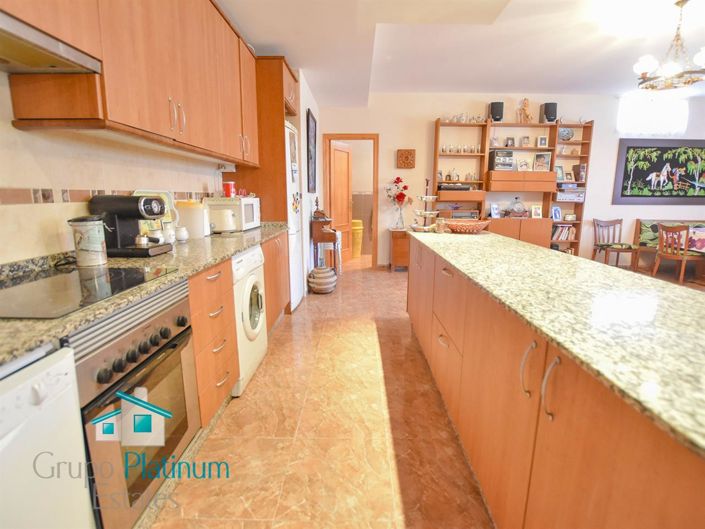 Image No.10-3 Bed Villa for sale