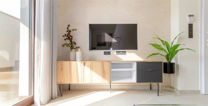 Image No.10-3 Bed Property for sale