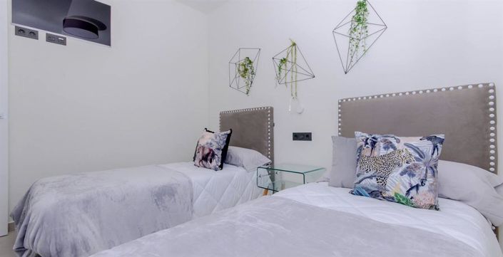 Image No.18-3 Bed Property for sale