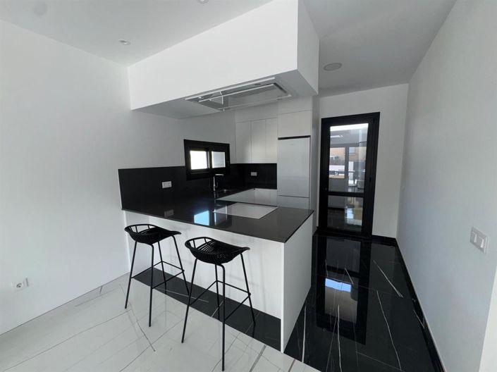 Image No.29-3 Bed Villa for sale