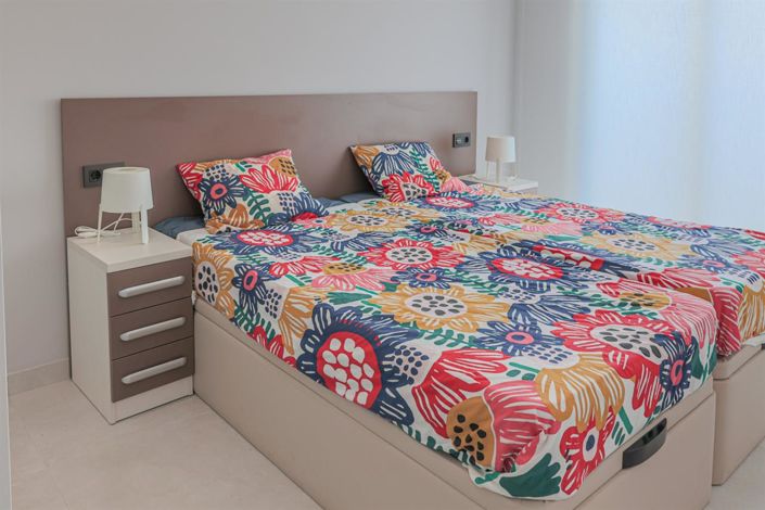 Image No.10-3 Bed Apartment for sale