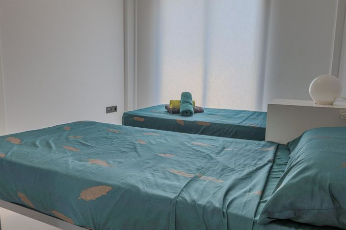 Image No.15-3 Bed Apartment for sale