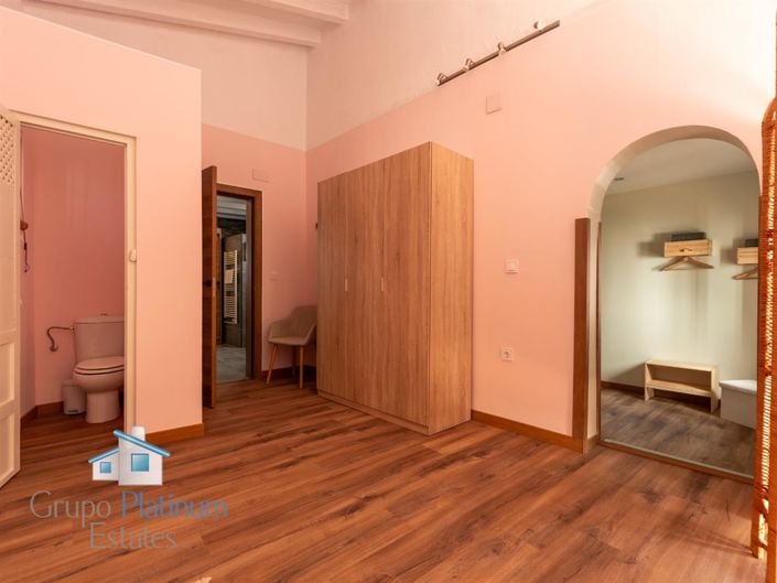 Image No.19-6 Bed Villa for sale