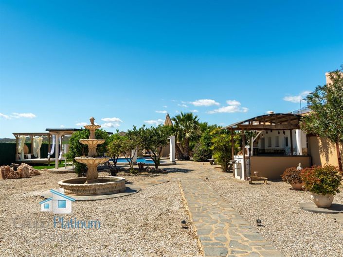 Image No.3-6 Bed Villa for sale