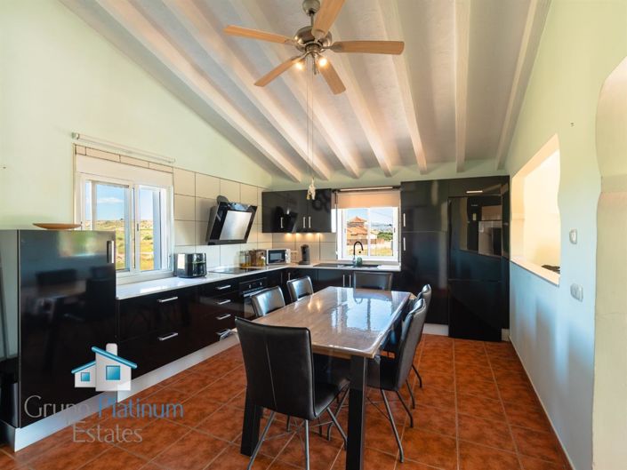 Image No.40-6 Bed Villa for sale